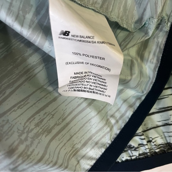 New Balance Light Weight‎ Wind & Water Resistant Full Zipper Jacket Size   XL - Picture 3 of 10